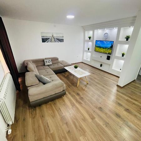 Muki Apartments Surčin Exteriér fotografie