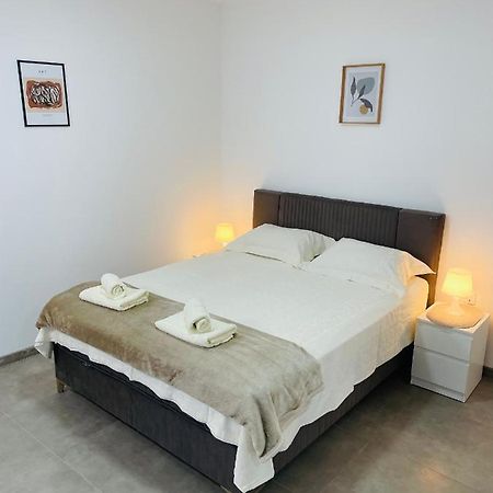 Muki Apartments Surčin Exteriér fotografie