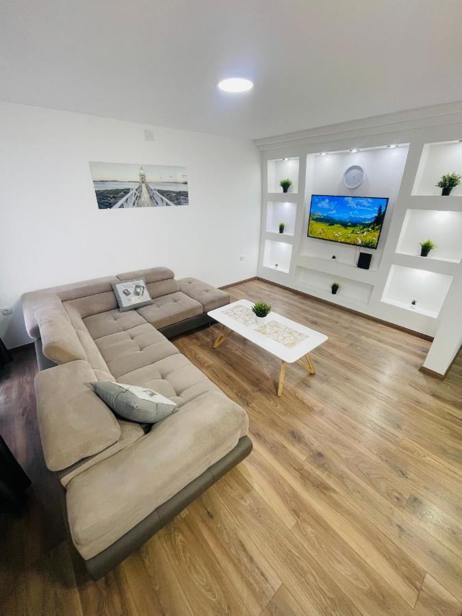Muki Apartments Surčin Exteriér fotografie