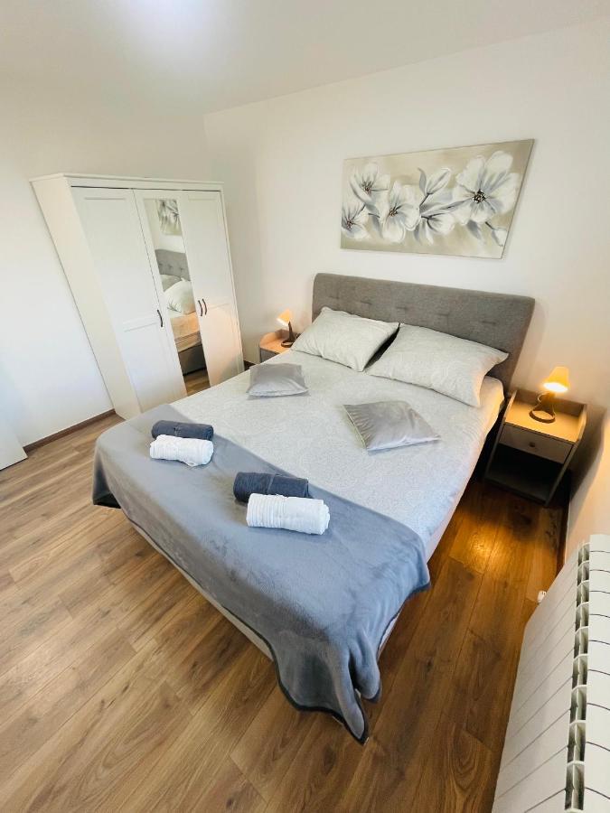 Muki Apartments Surčin Exteriér fotografie
