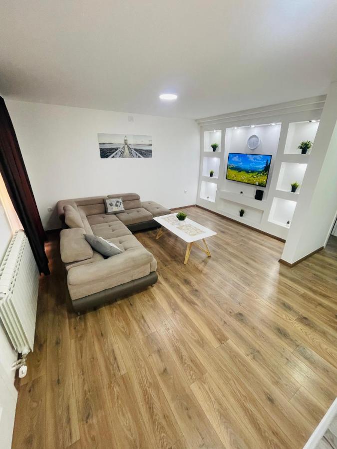 Muki Apartments Surčin Exteriér fotografie