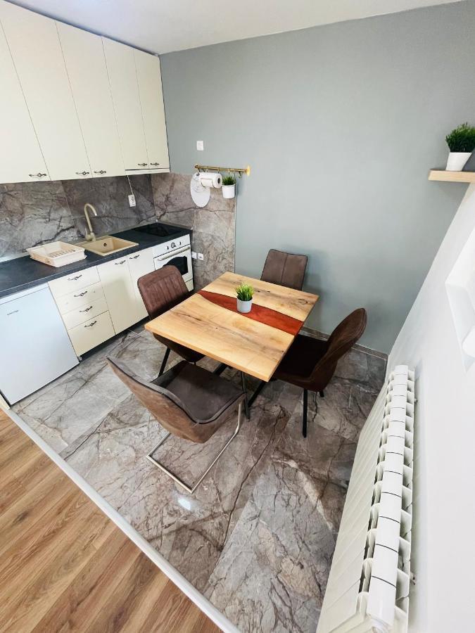 Muki Apartments Surčin Exteriér fotografie