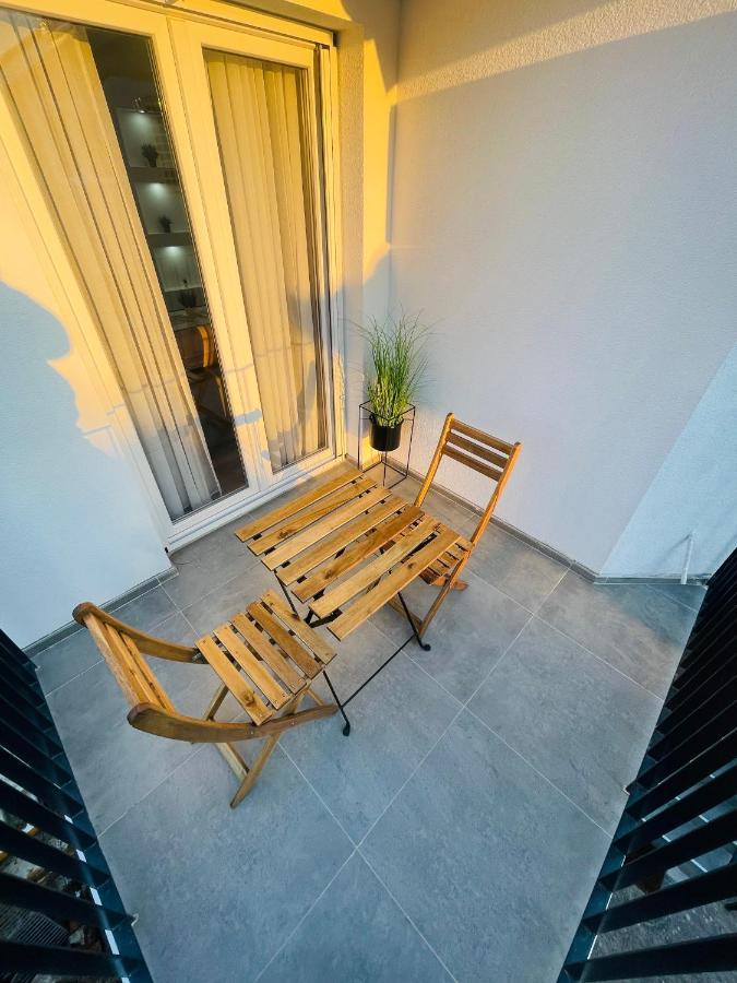Muki Apartments Surčin Exteriér fotografie