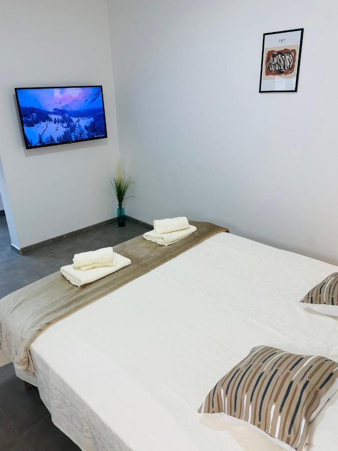 Muki Apartments Surčin Exteriér fotografie